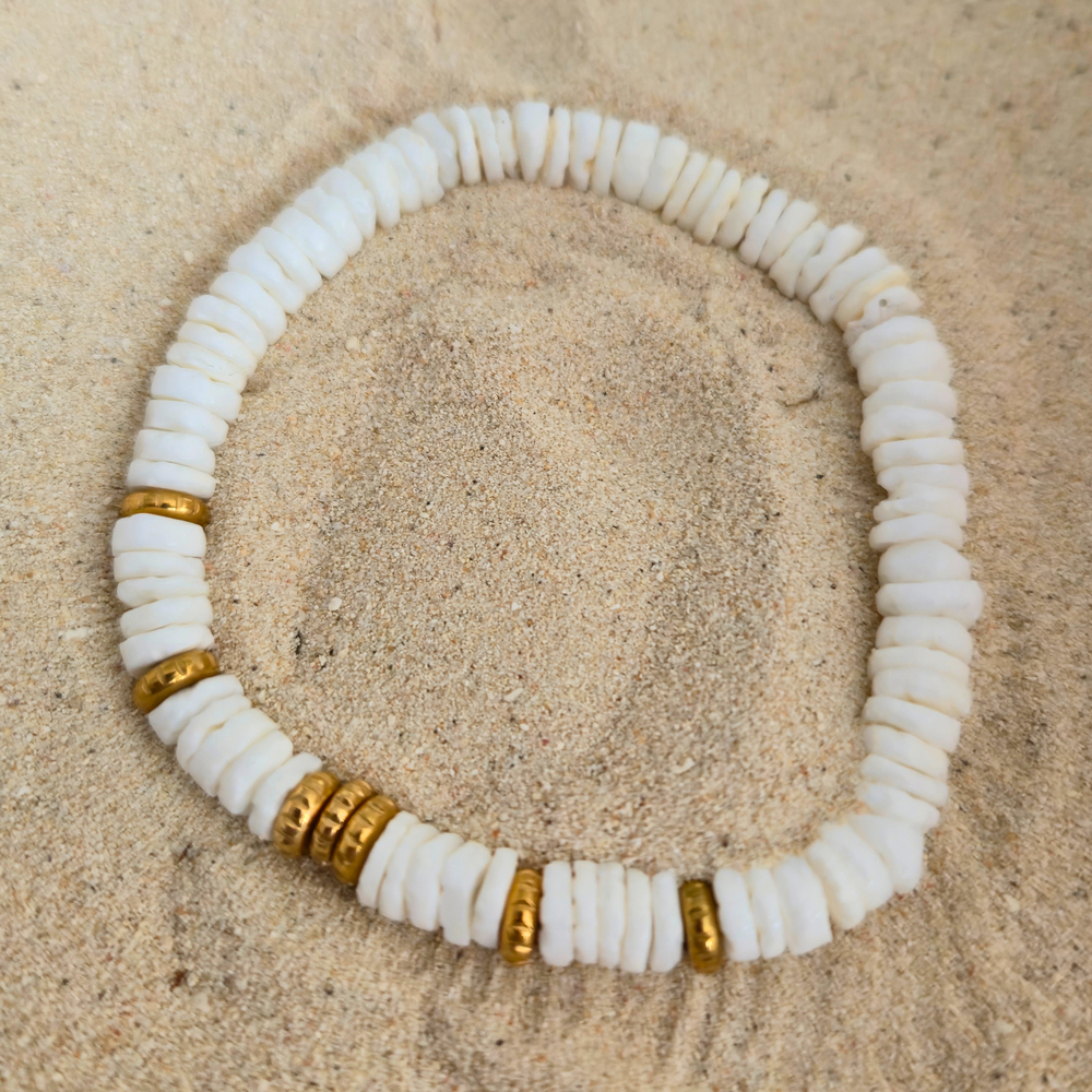 Bracelet Lina — Coquillage Blanc & Rondelles Dorées