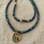 Collier Emma — Perles Irisées Abalone & Pendentif Nacre